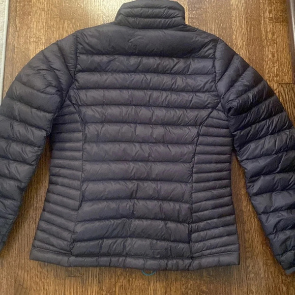 Patagonia women’s down jacket size S - Picture 4 of 4